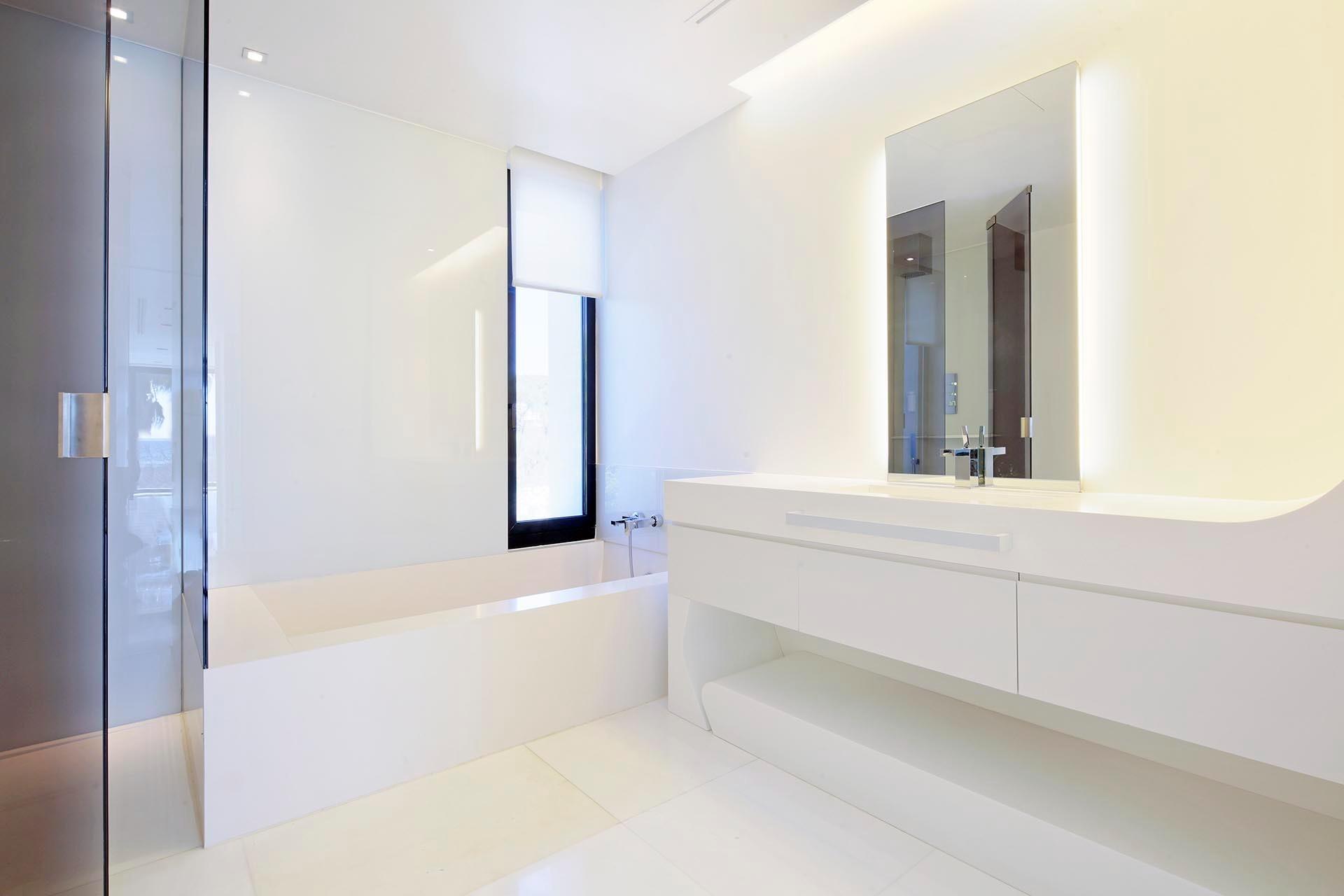 Luksusowa oaza przy plaży: Spektakularny diament architektury w Gava Mar