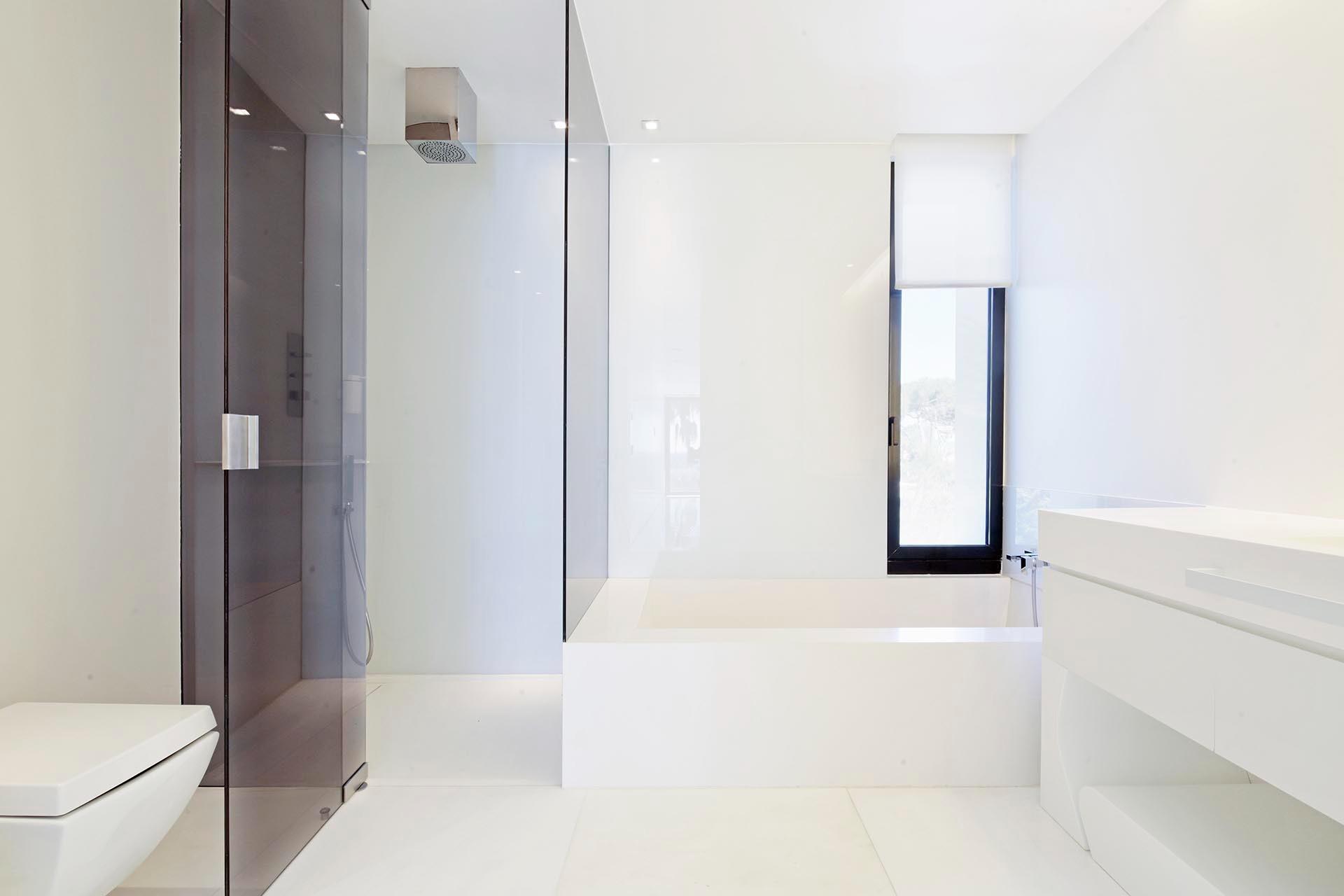 Luksusowa oaza przy plaży: Spektakularny diament architektury w Gava Mar