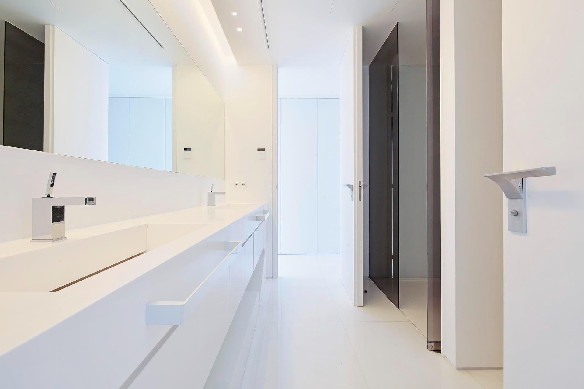 Luksusowa oaza przy plaży: Spektakularny diament architektury w Gava Mar