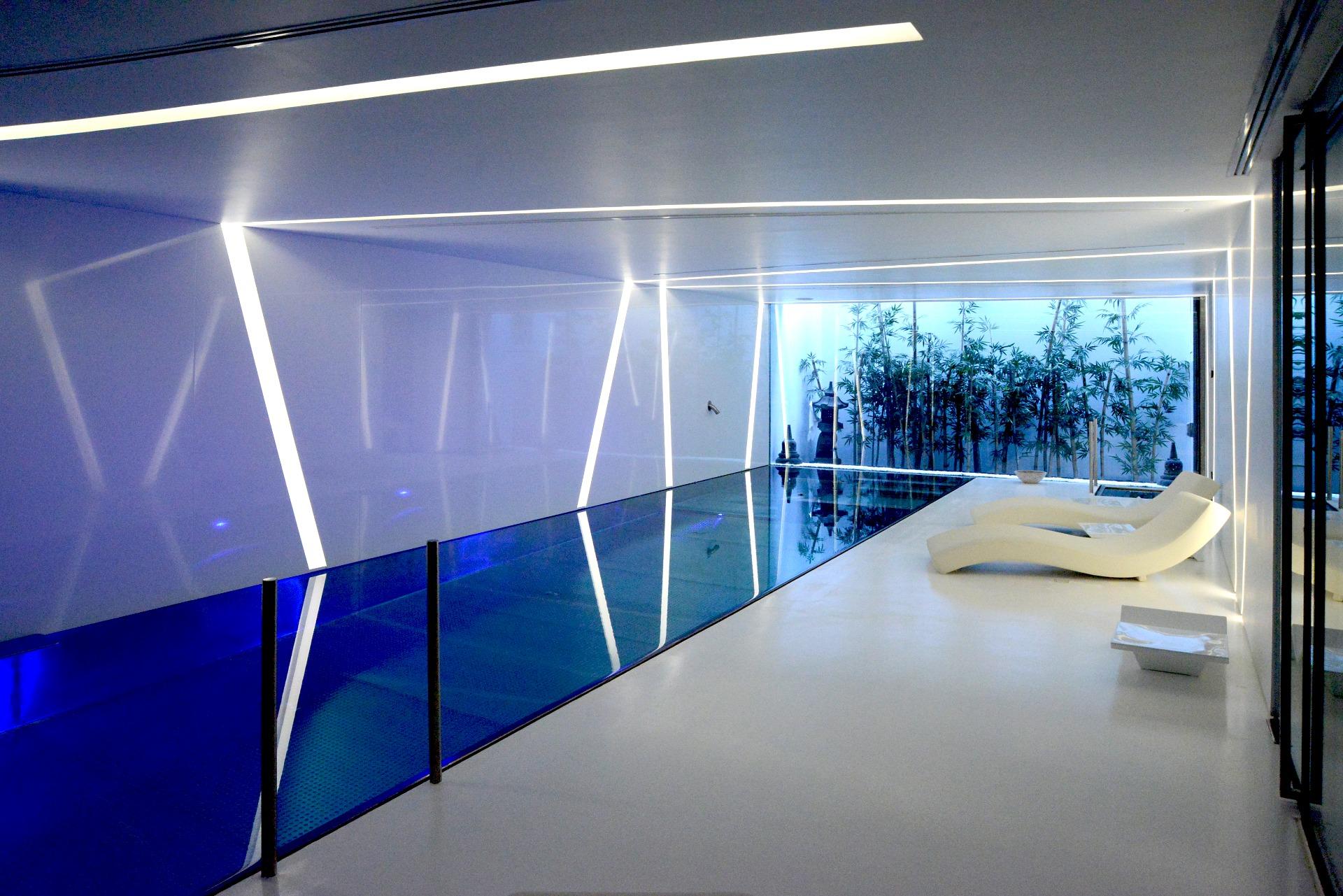 Luksusowa oaza przy plaży: Spektakularny diament architektury w Gava Mar