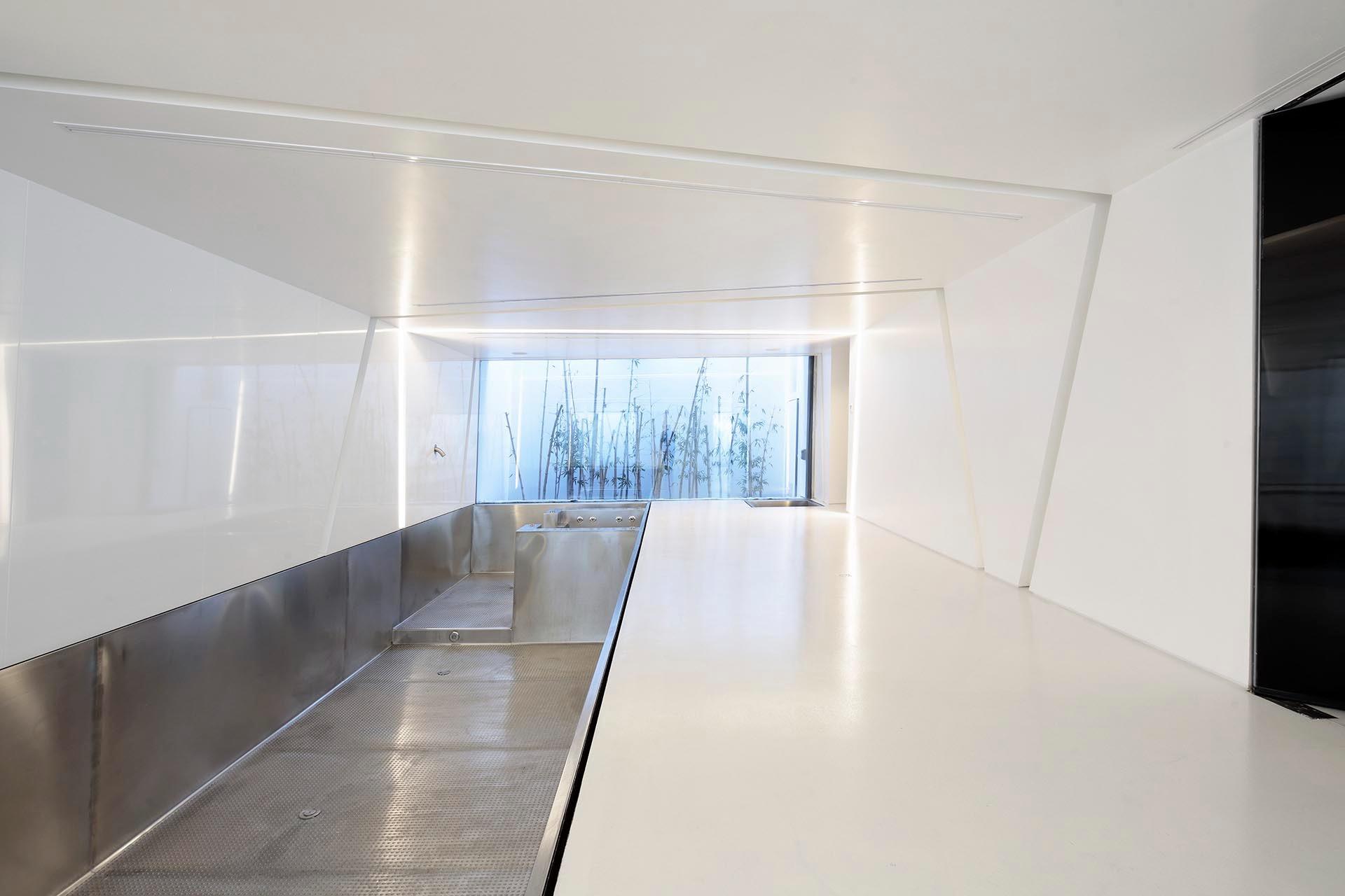 Luksusowa oaza przy plaży: Spektakularny diament architektury w Gava Mar