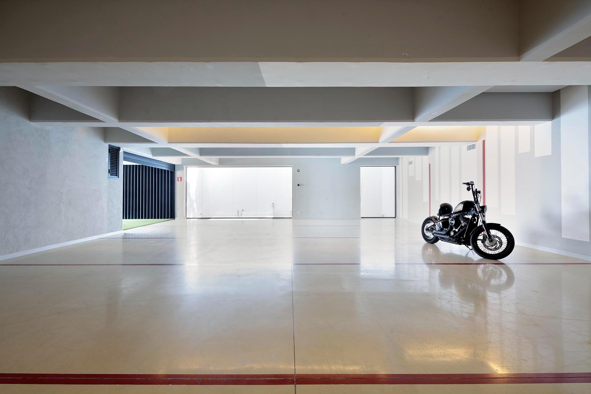 Luksusowa oaza przy plaży: Spektakularny diament architektury w Gava Mar