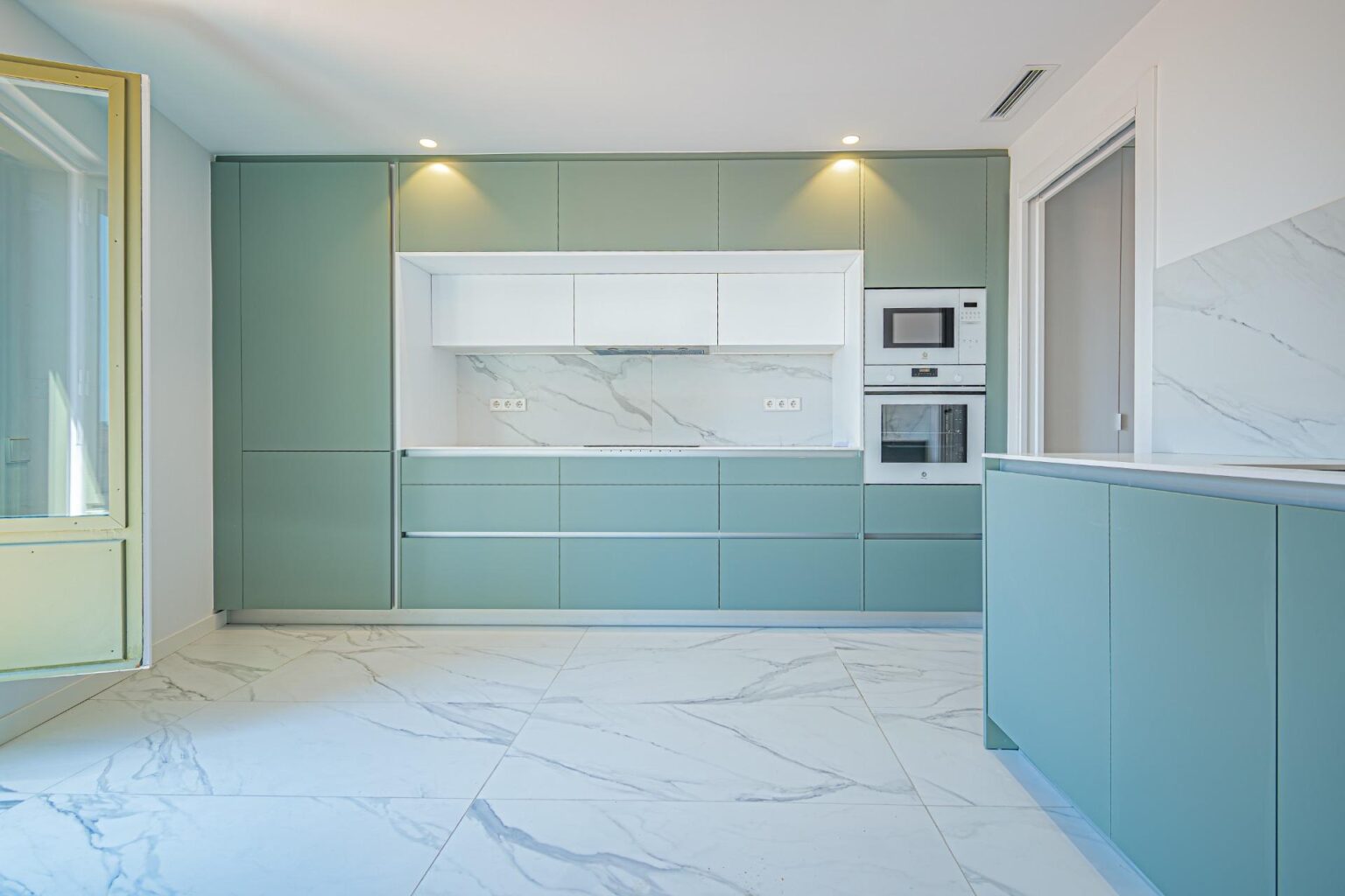 Ekskluzywny penthouse z przestronnym tarasem w sercu Barcelony