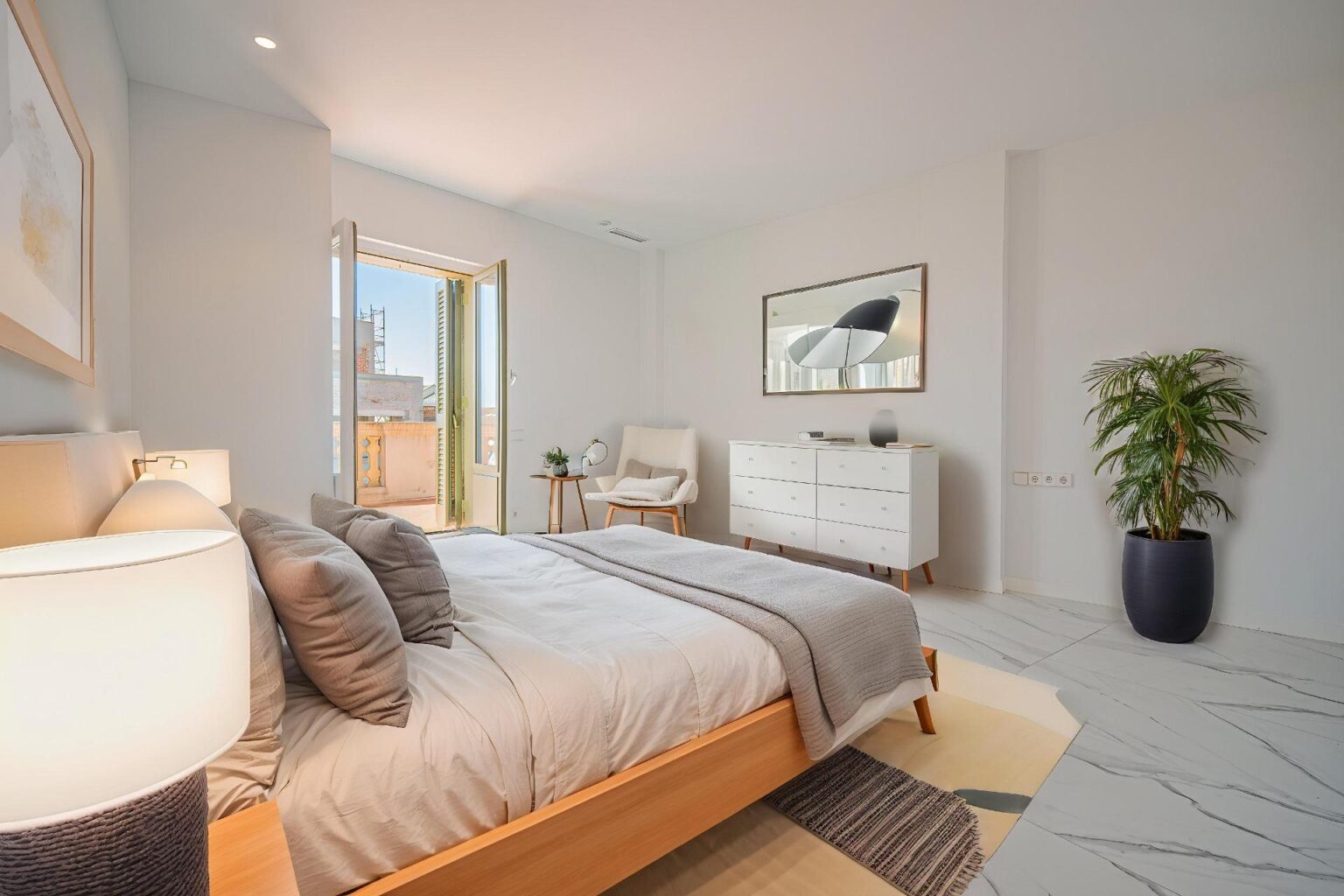 Ekskluzywny penthouse z przestronnym tarasem w sercu Barcelony