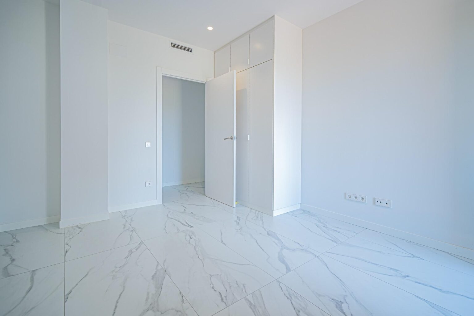 Ekskluzywny penthouse z przestronnym tarasem w sercu Barcelony