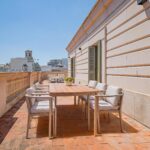Ekskluzywny penthouse z przestronnym tarasem w sercu Barcelony