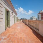 Ekskluzywny penthouse z przestronnym tarasem w sercu Barcelony