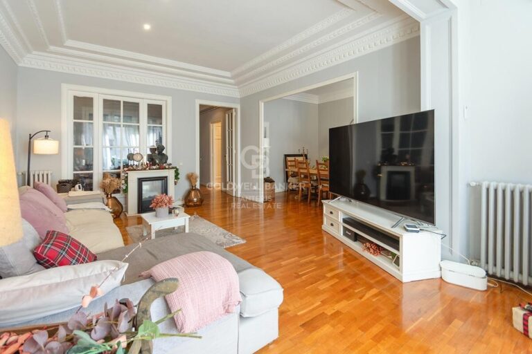 Vivienda amplia y elegante en finca regia