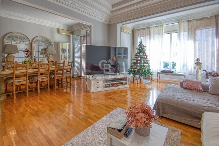 Vivienda amplia y elegante en finca regia
