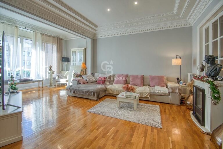 Vivienda amplia y elegante en finca regia