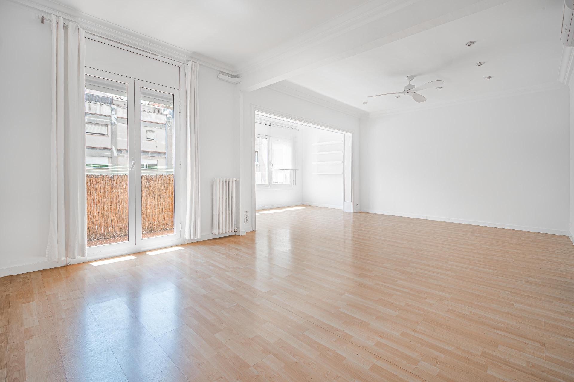 Jasny i przestronny apartament w dzielnicy Sant Gervasi