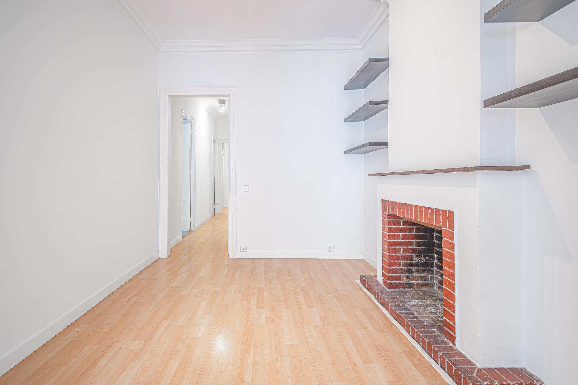 Jasny i przestronny apartament w dzielnicy Sant Gervasi