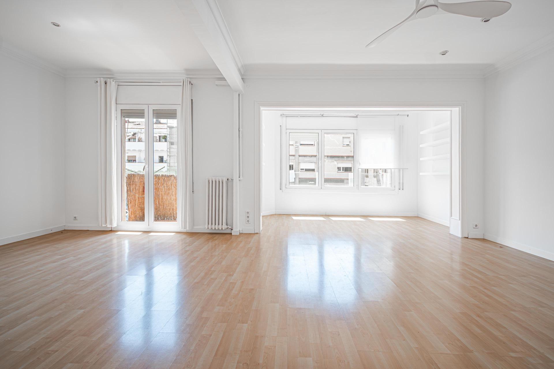 Jasny i przestronny apartament w dzielnicy Sant Gervasi