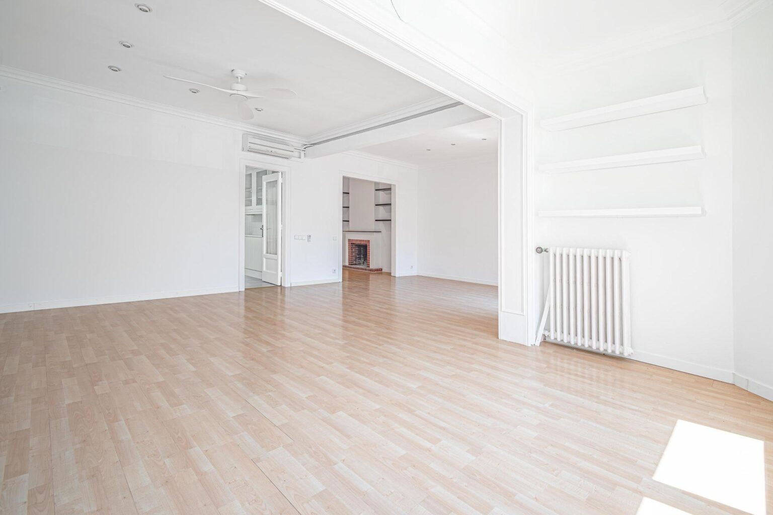 Spacious and luminous apartment in Sant Gervasi