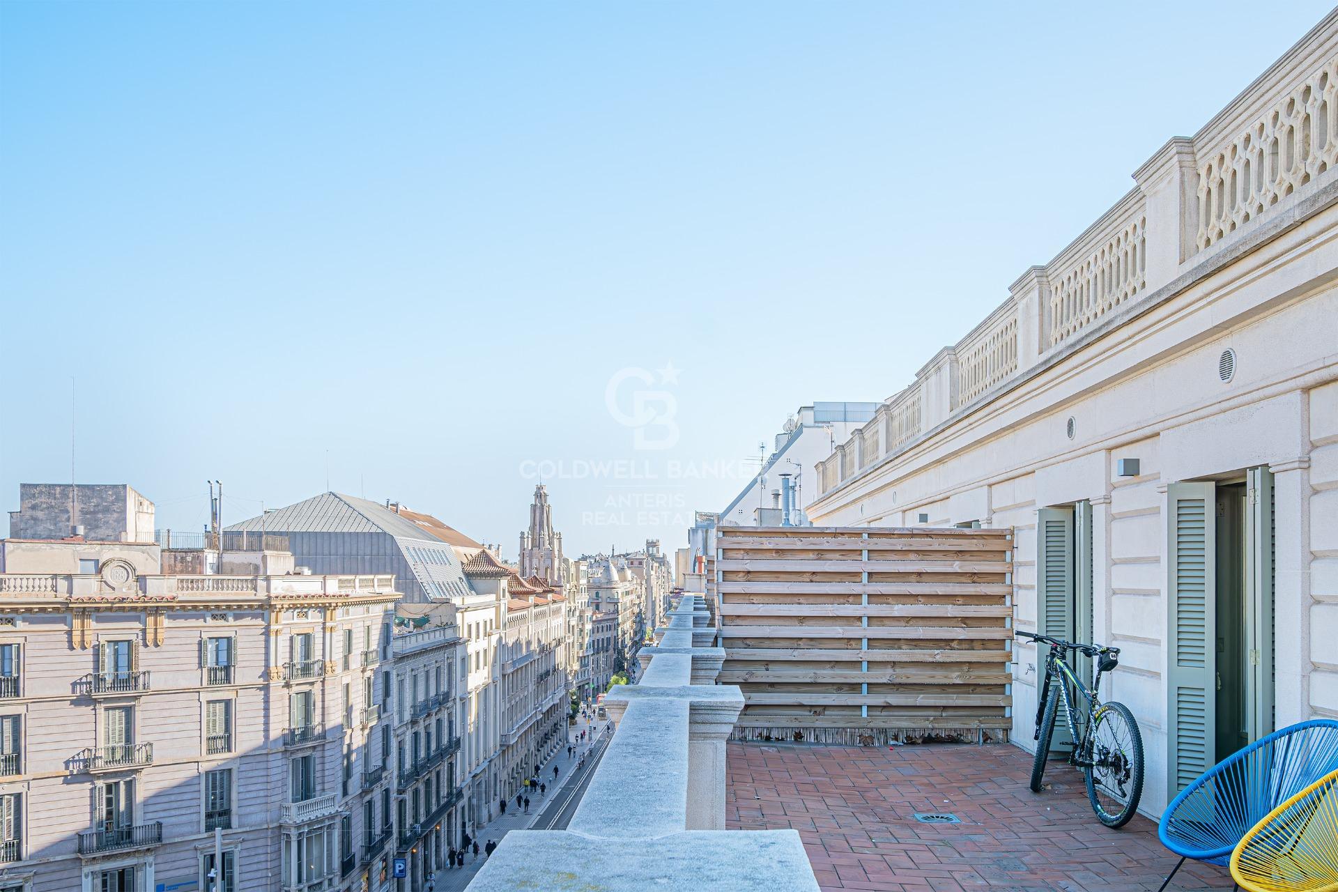 Ático reformado en Plaza Urquinaona