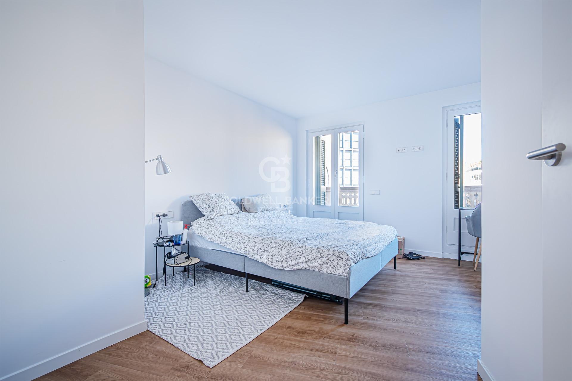 Ático reformado en Plaza Urquinaona