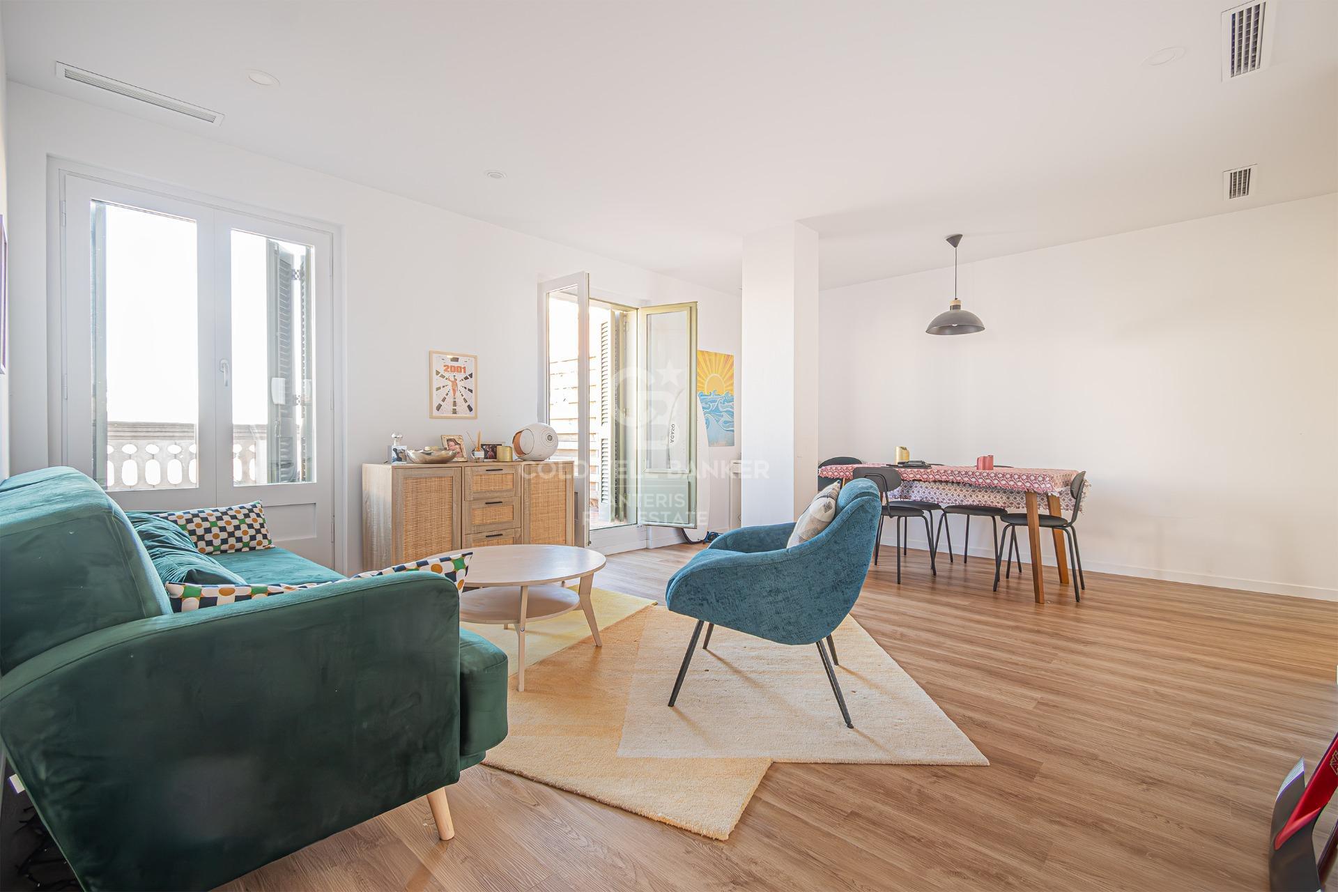 Ático reformado en Plaza Urquinaona