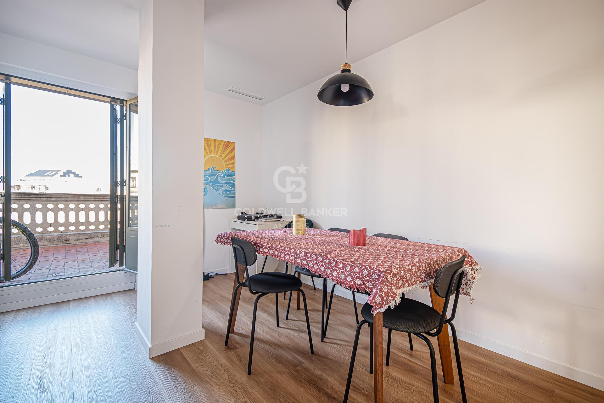 Ático reformado en Plaza Urquinaona