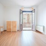 Amplio piso con terraza a actualizar cerca de Passeig Sant Joan