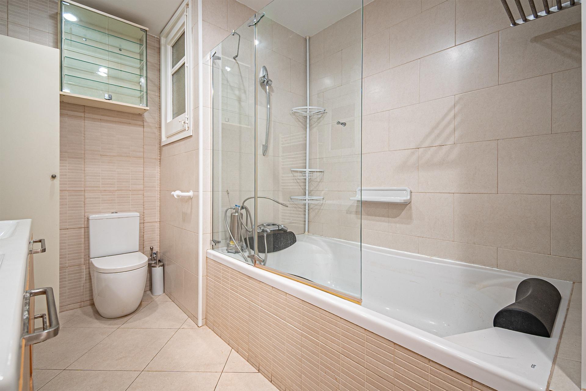 Apartament z dużym potencjałem w dzielnicy Gràcia