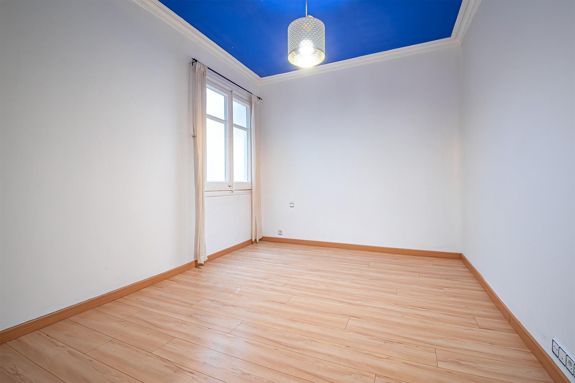 Apartament z dużym potencjałem w dzielnicy Gràcia