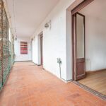 Amplio piso con terraza a actualizar cerca de Passeig Sant Joan