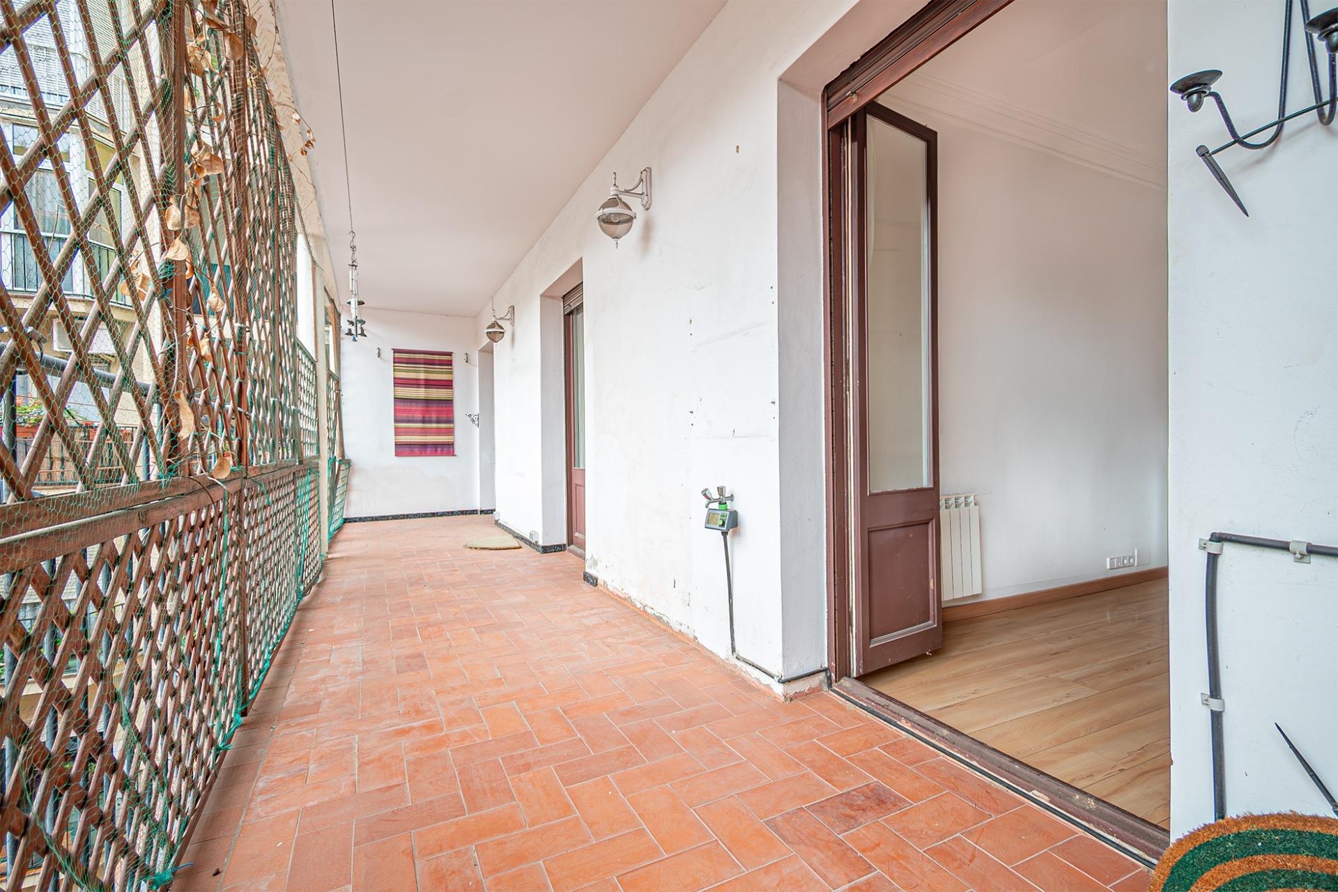 Apartament z dużym potencjałem w dzielnicy Gràcia