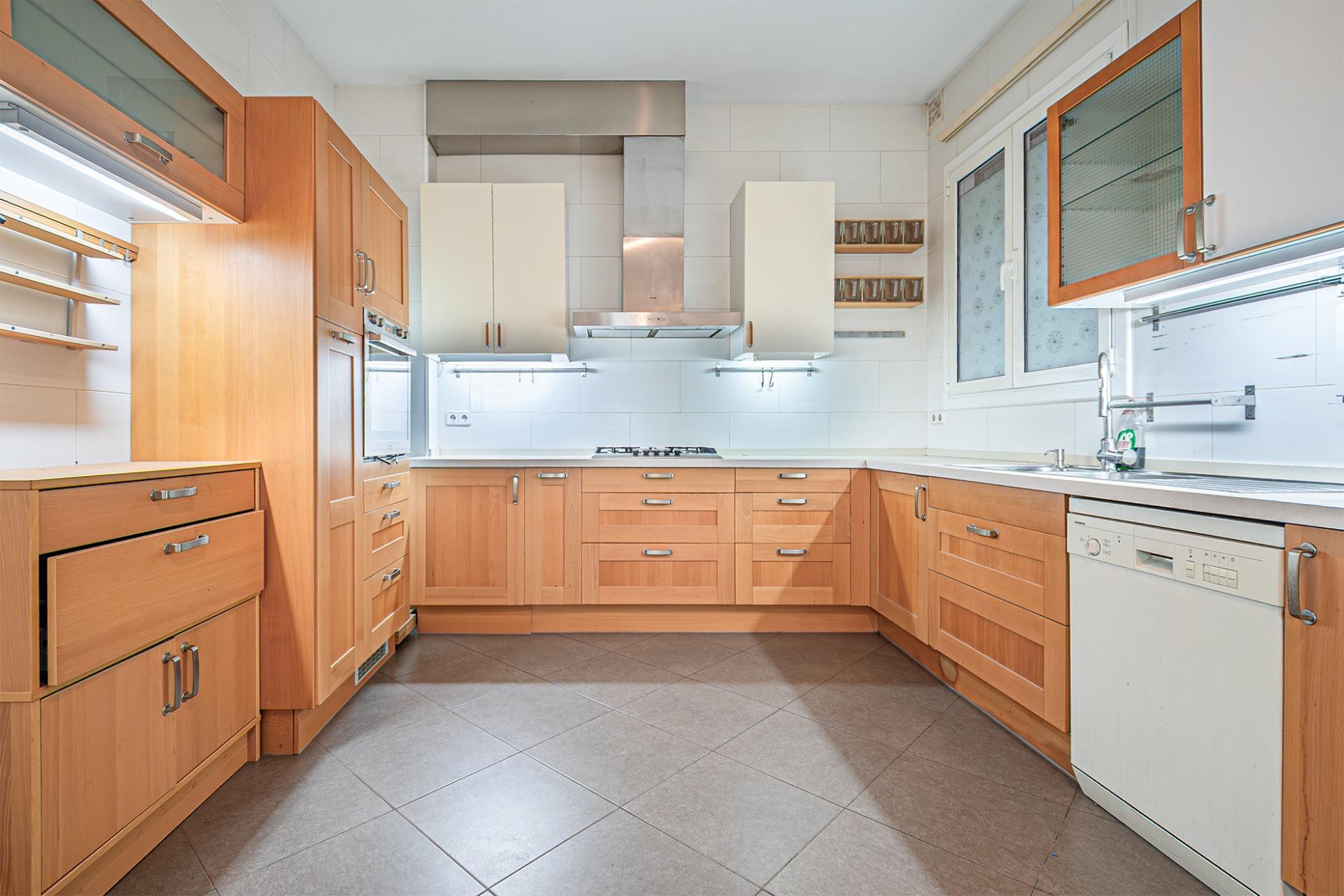 Apartament z dużym potencjałem w dzielnicy Gràcia