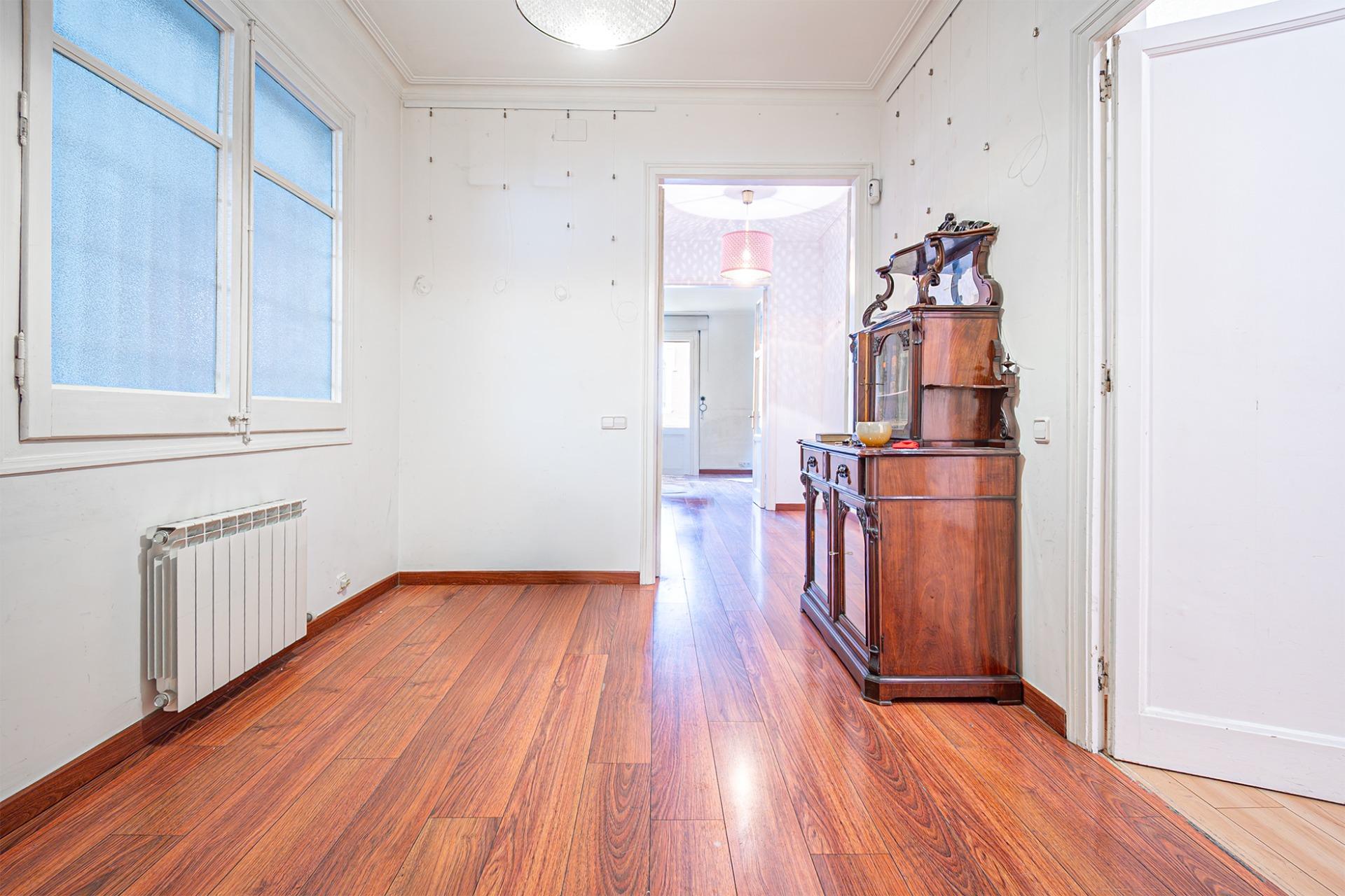 Apartament z dużym potencjałem w dzielnicy Gràcia