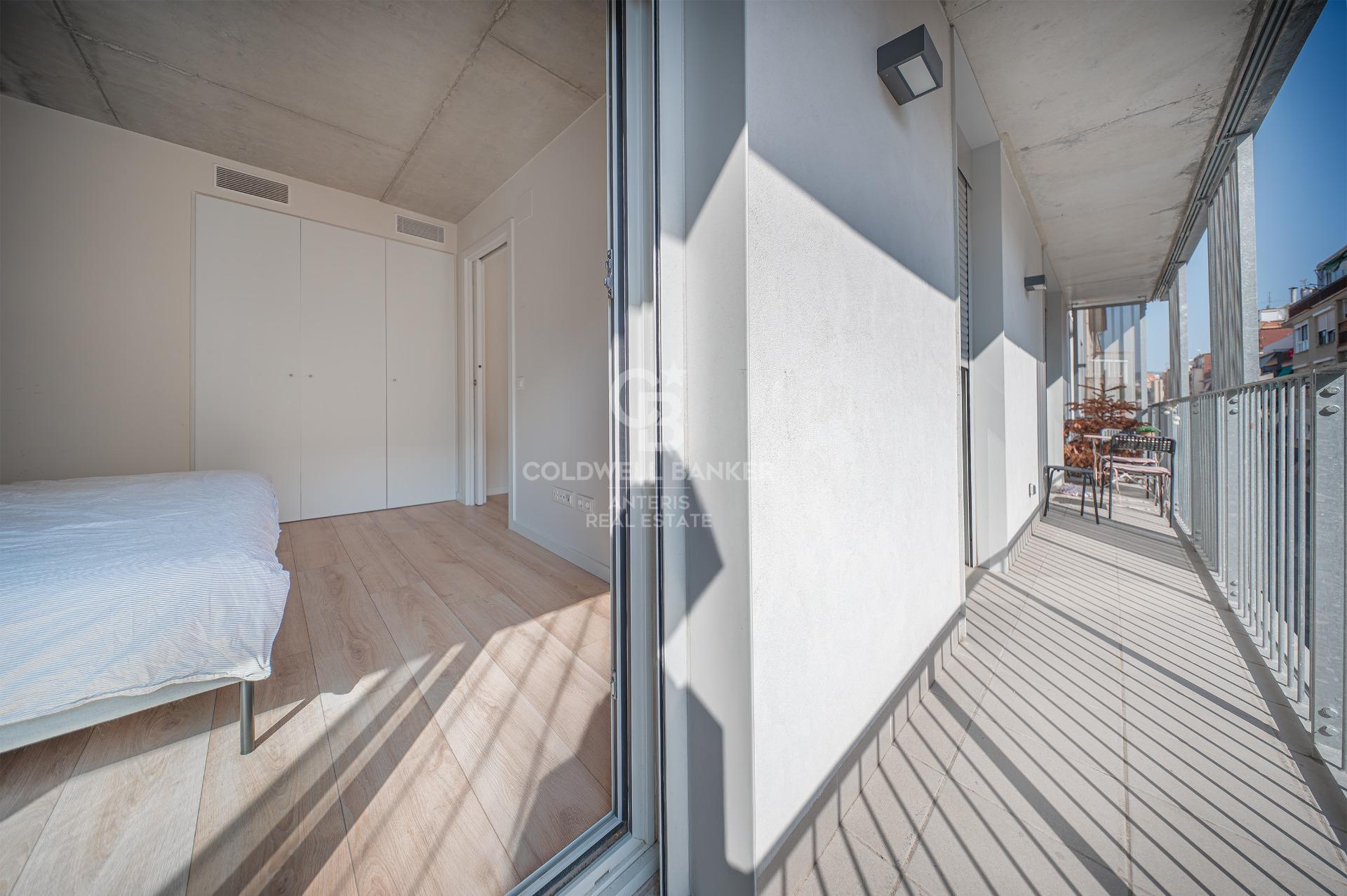 Jasne mieszkanie z prywatnym tarasem