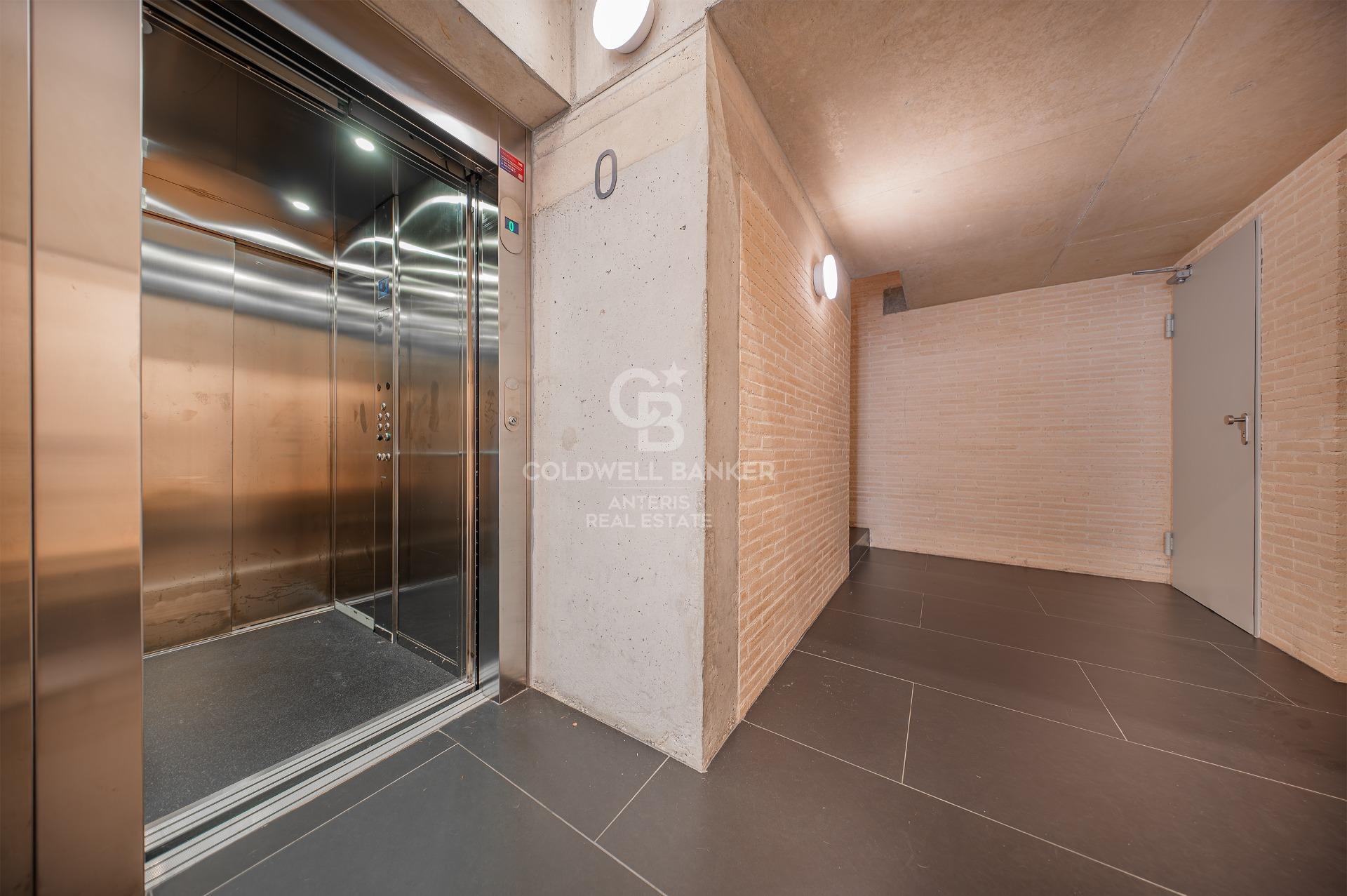 Jasne mieszkanie z prywatnym tarasem