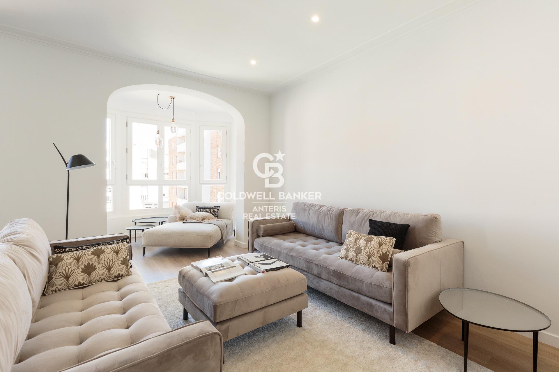 Dwupoziomowy penthouse z dużym tarasem i niesamowitym widokiem na Sagrada Familia