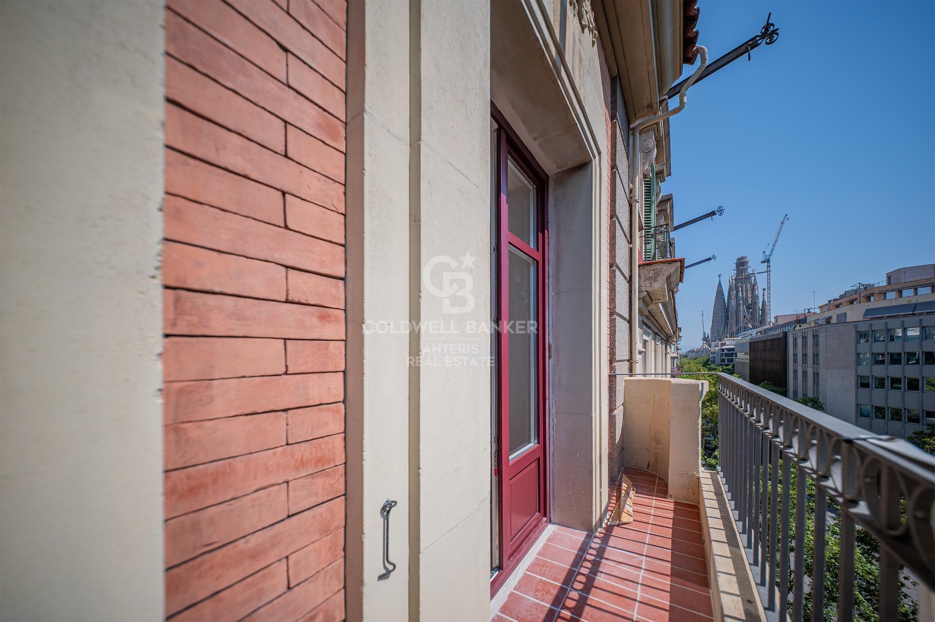 Dwupoziomowy penthouse z dużym tarasem i niesamowitym widokiem na Sagrada Familia