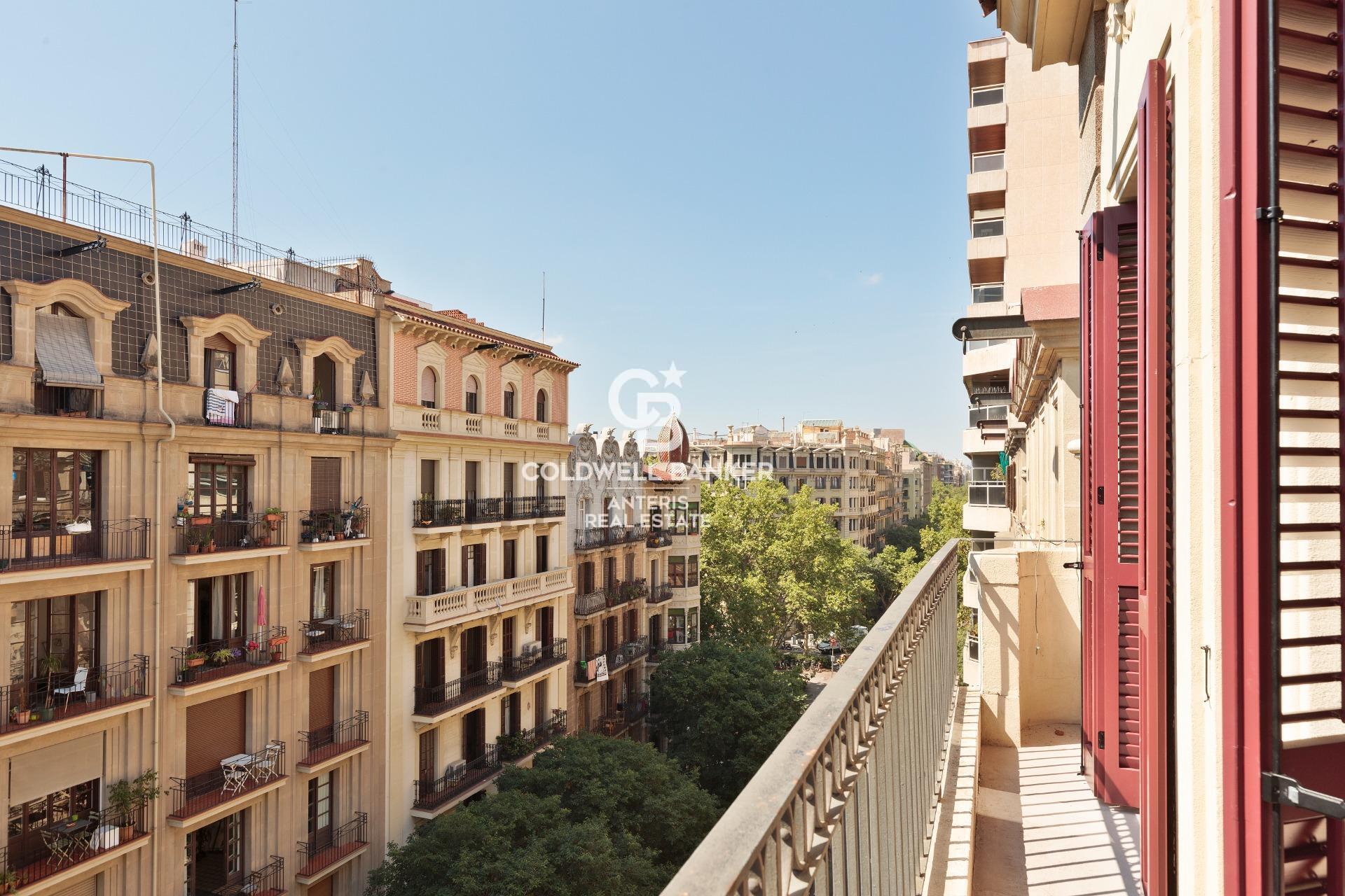 Dwupoziomowy penthouse z dużym tarasem i niesamowitym widokiem na Sagrada Familia