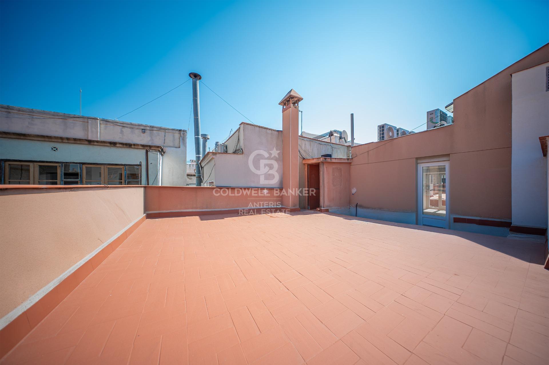 Dwupoziomowy penthouse z dużym tarasem i niesamowitym widokiem na Sagrada Familia