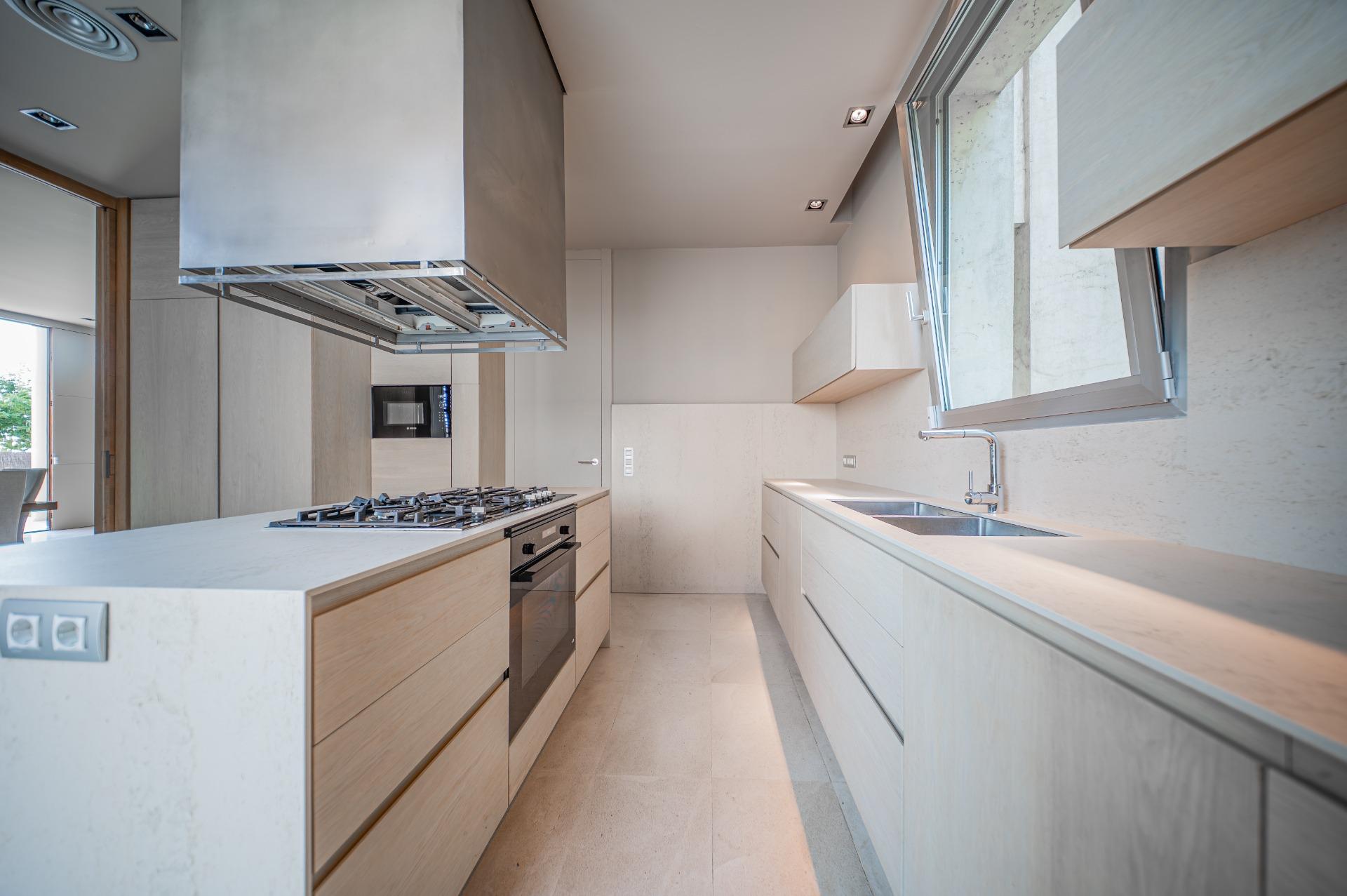 Exclusiva casa de autor en primera línea de mar en Gavà Mar