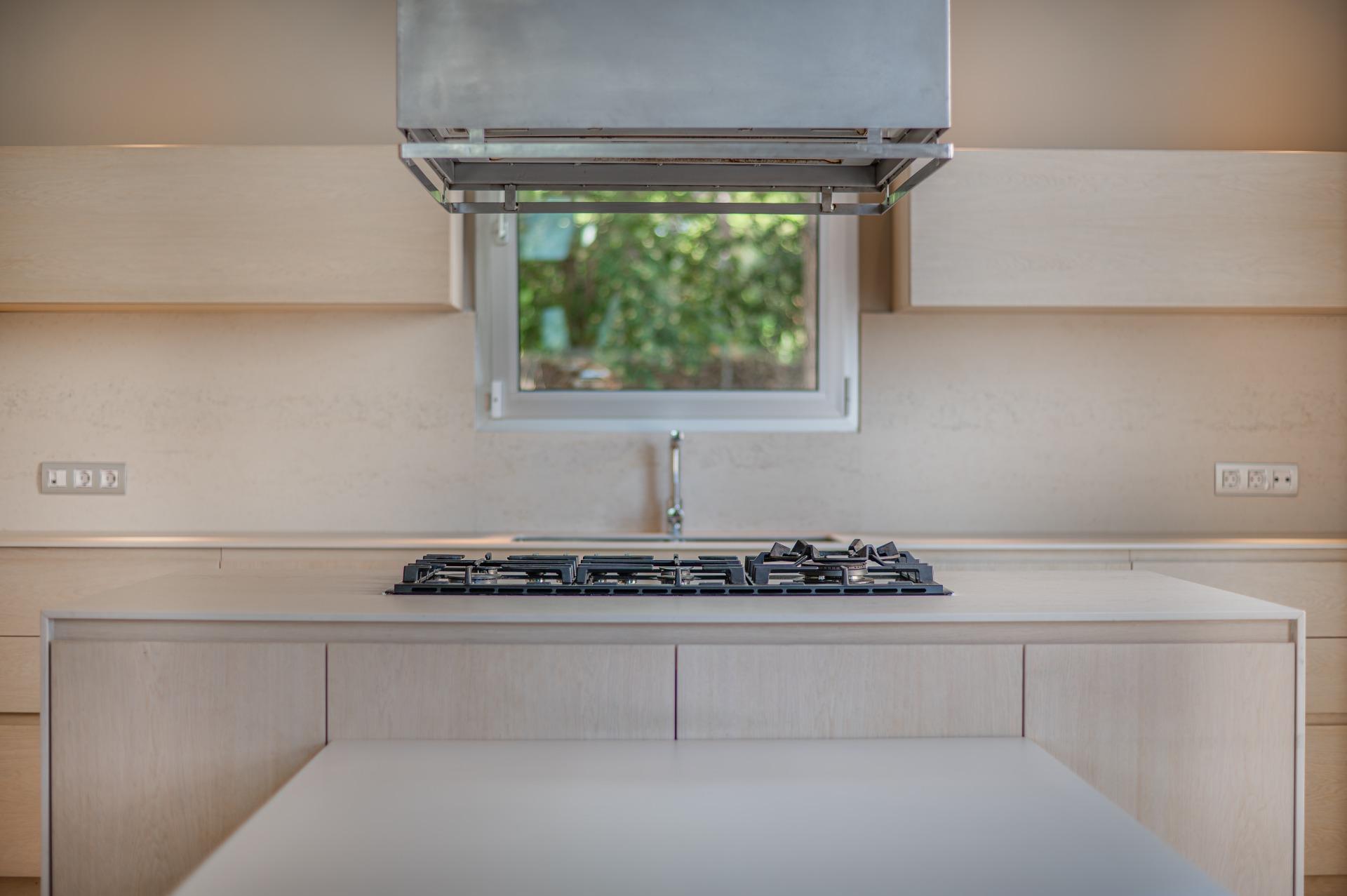 Exclusiva casa de autor en primera línea de mar en Gavà Mar