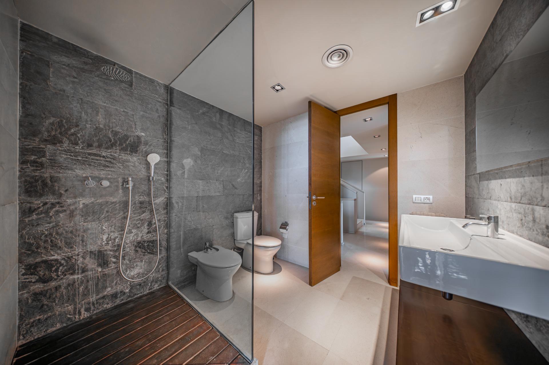 Exclusiva casa de autor en primera línea de mar en Gavà Mar