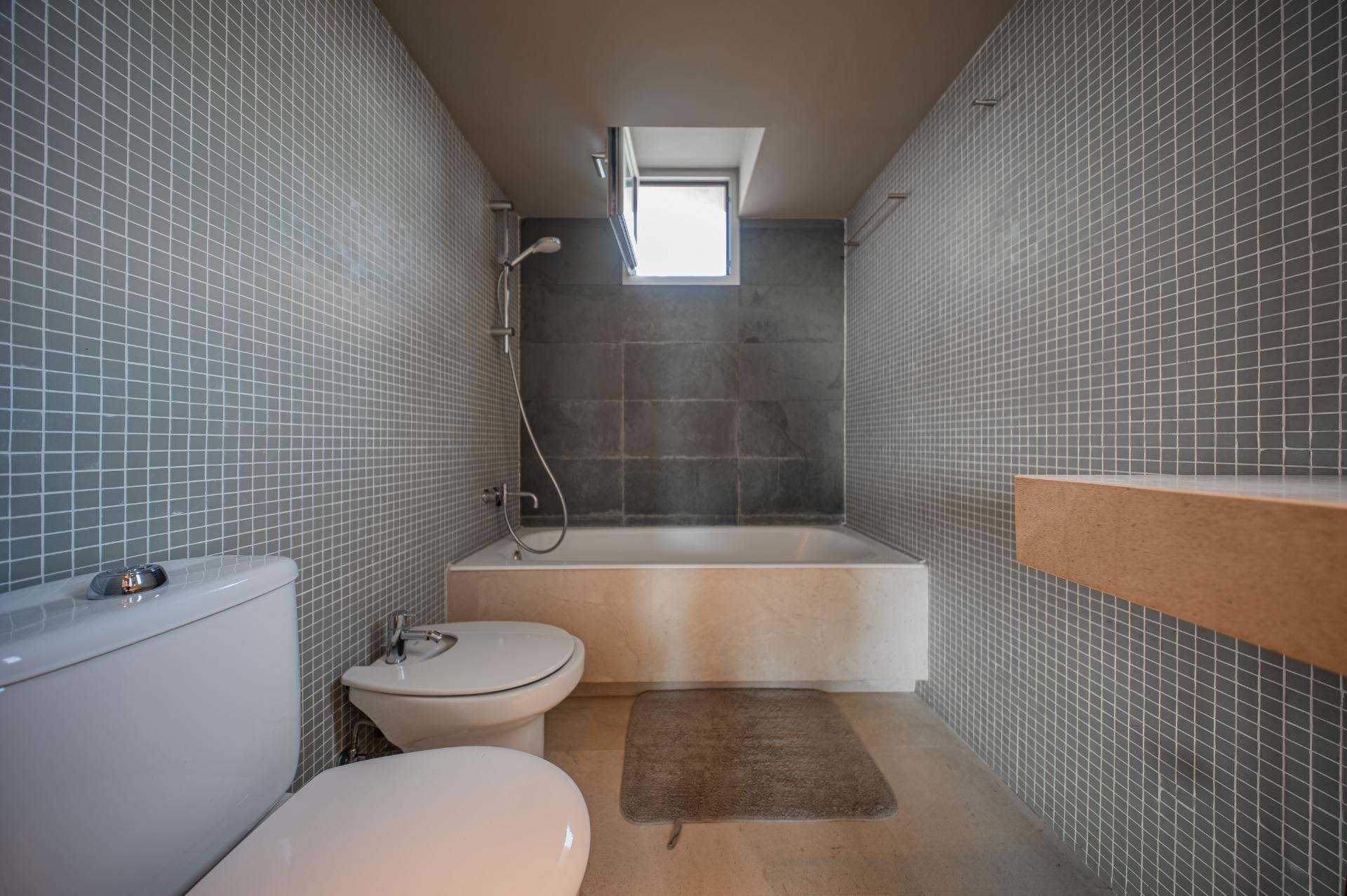 Exclusiva casa de autor en primera línea de mar en Gavà Mar