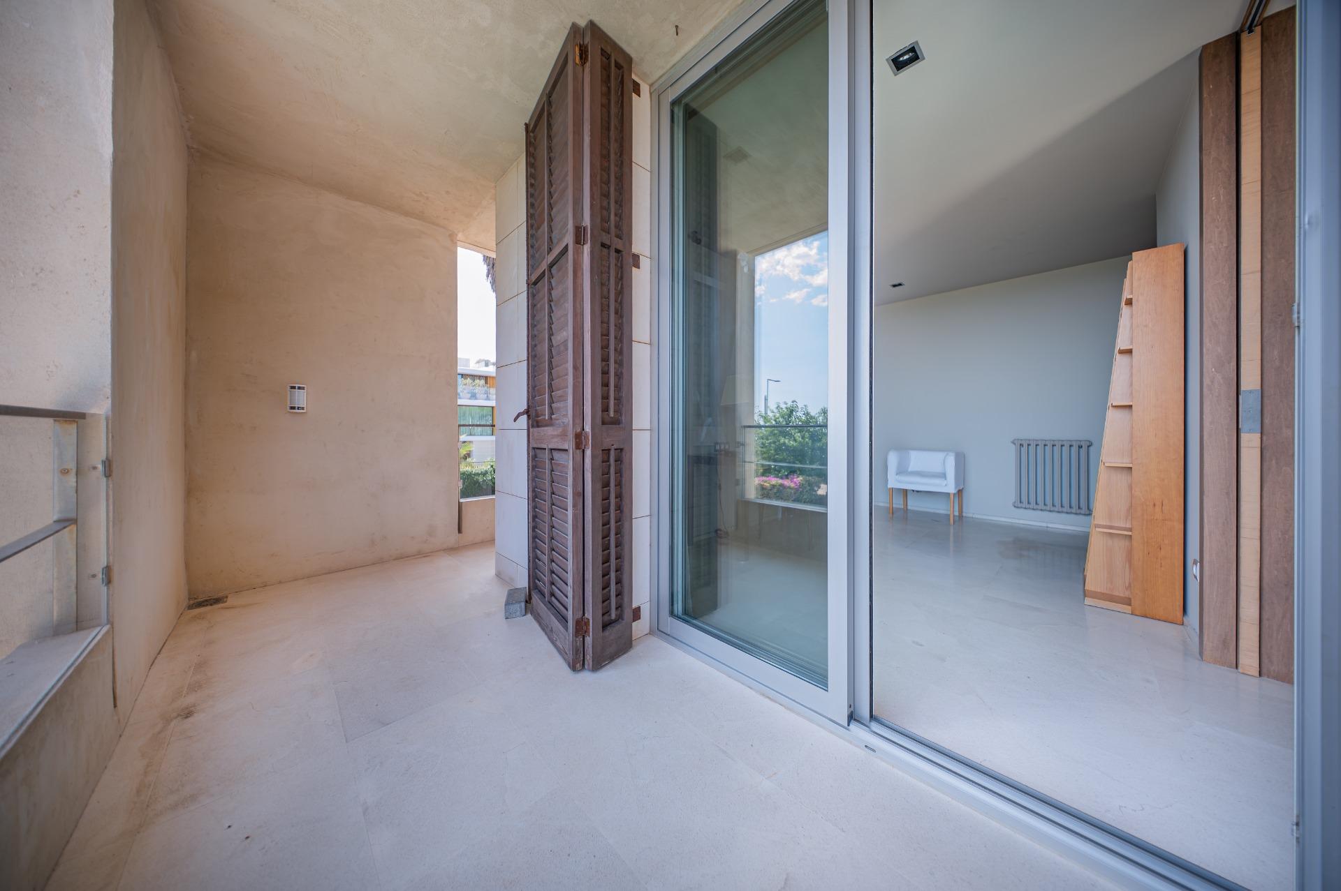 Exclusiva casa de autor en primera línea de mar en Gavà Mar