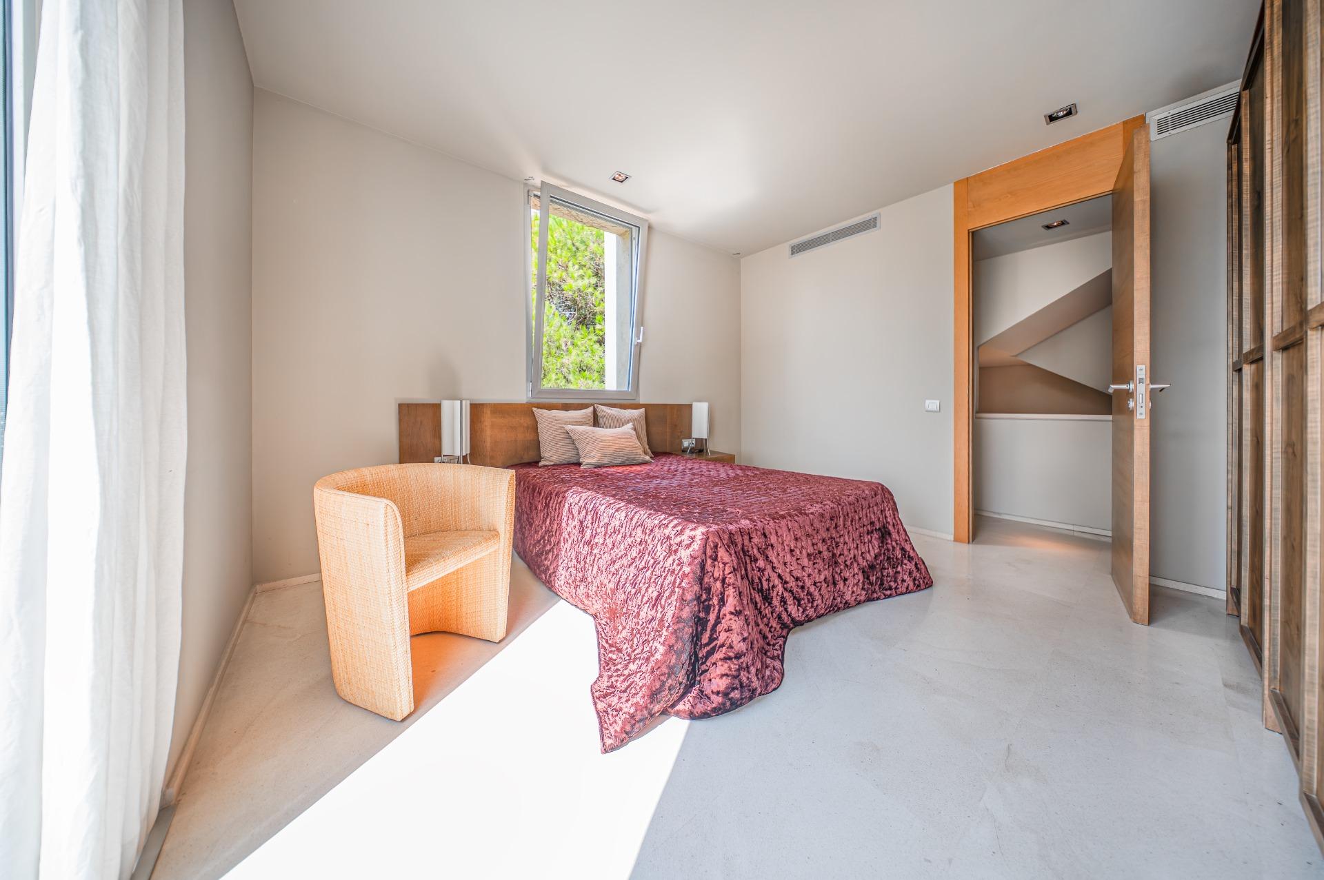 Exclusiva casa de autor en primera línea de mar en Gavà Mar