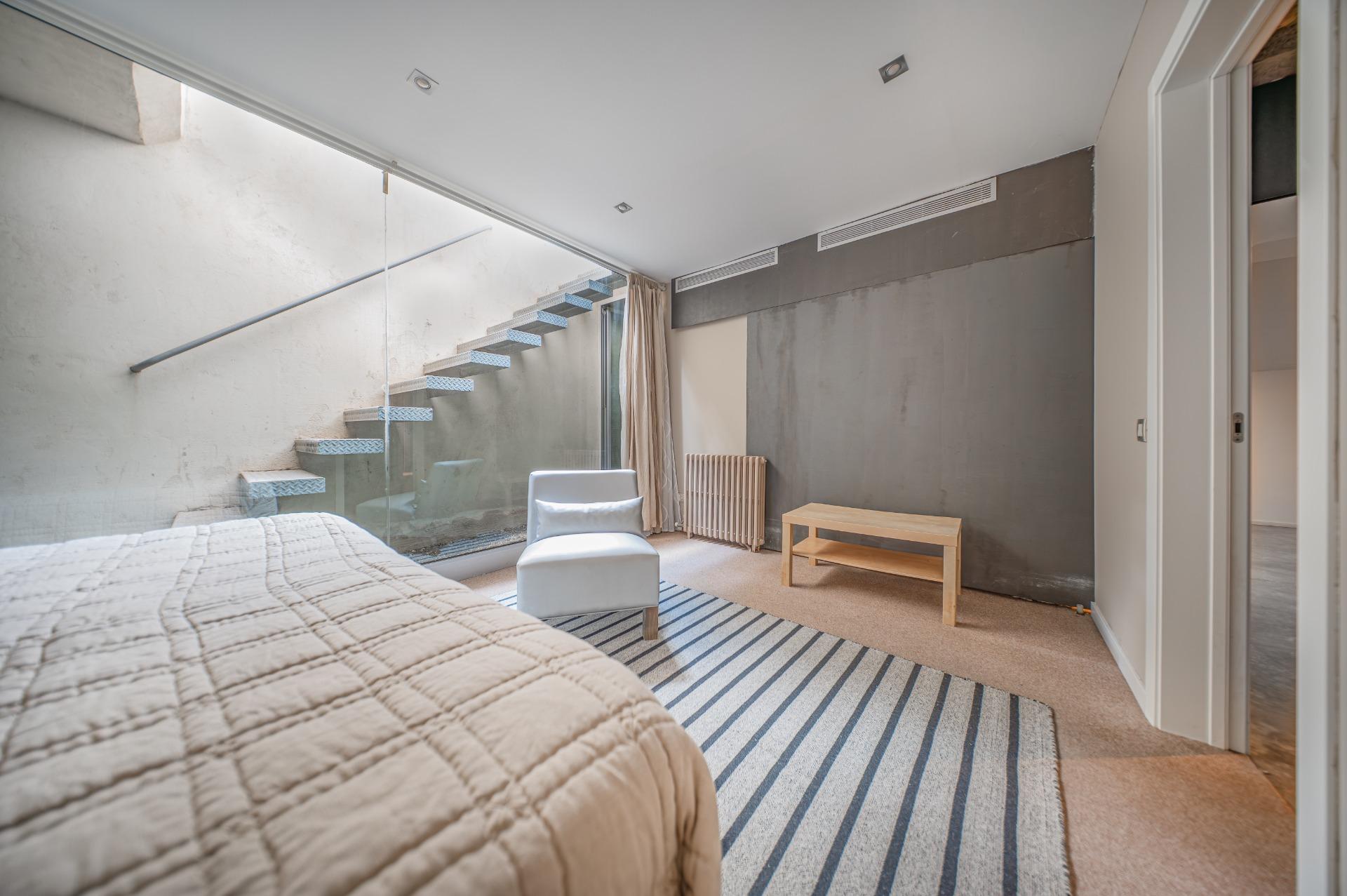 Exclusiva casa de autor en primera línea de mar en Gavà Mar