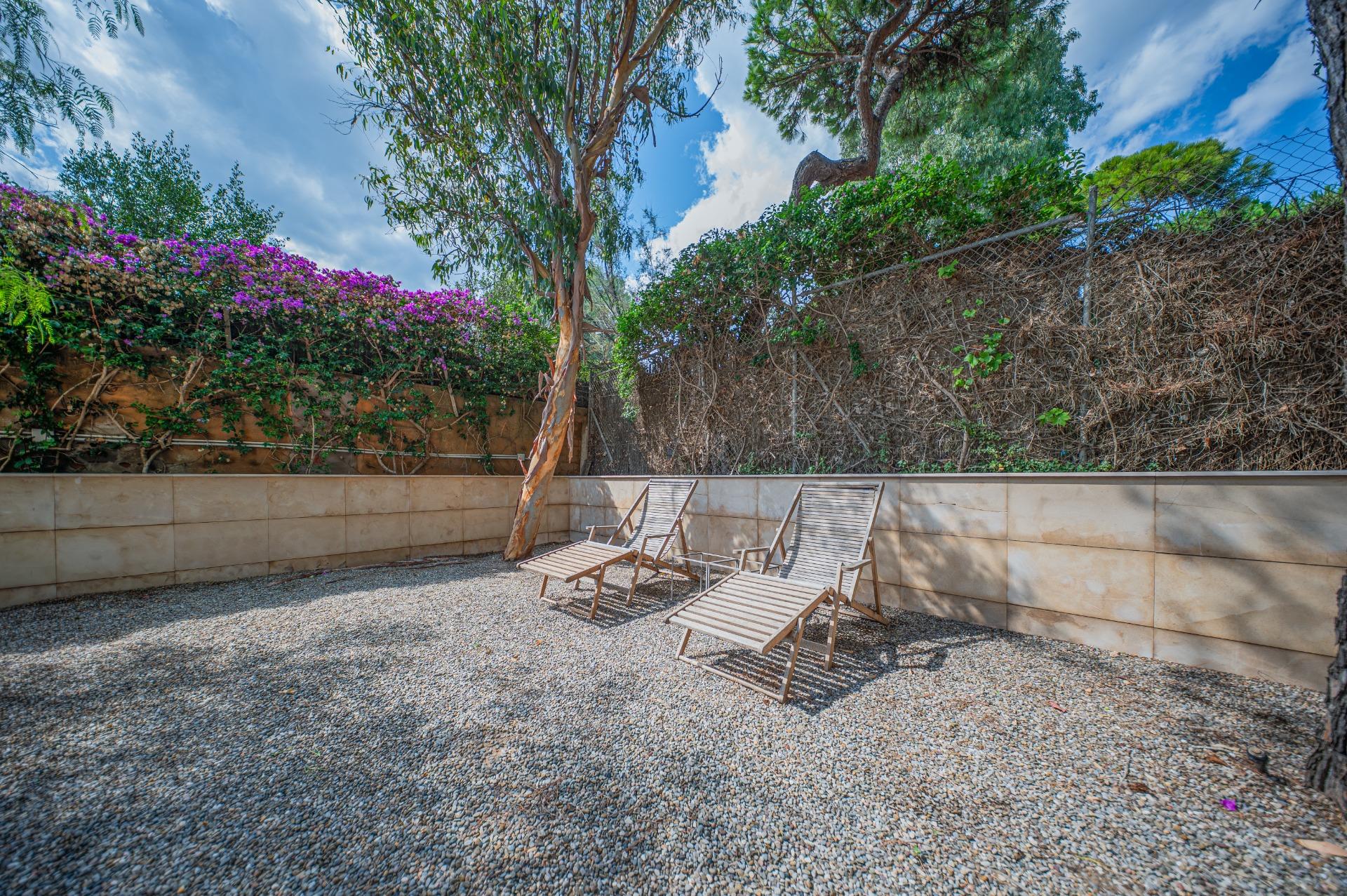 Exclusiva casa de autor en primera línea de mar en Gavà Mar