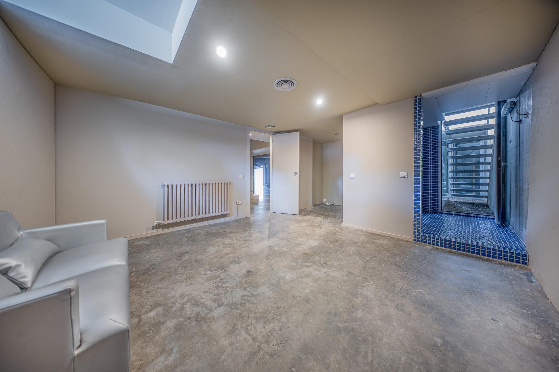 Exclusiva casa de autor en primera línea de mar en Gavà Mar