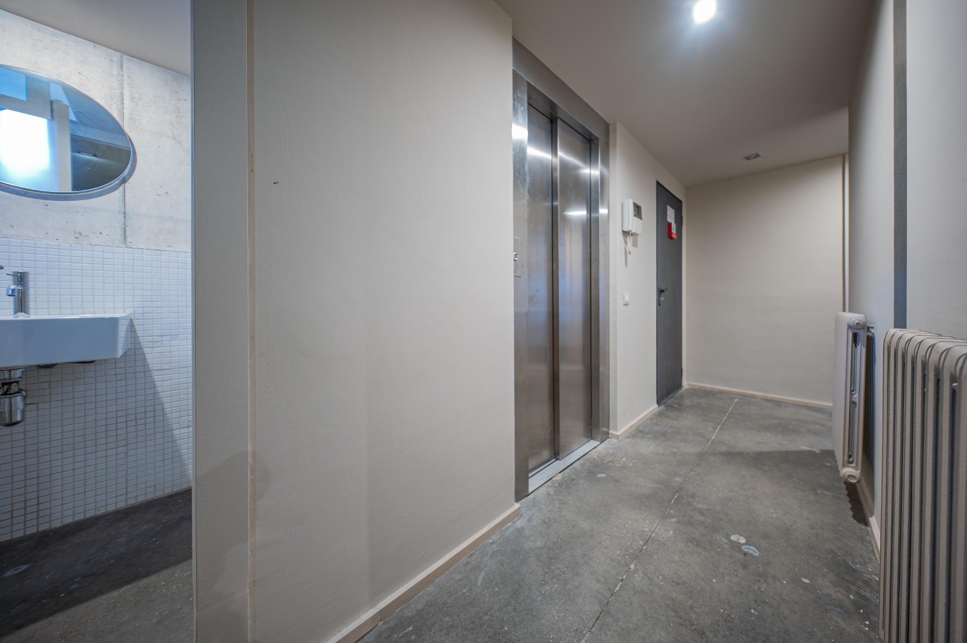 Exclusiva casa de autor en primera línea de mar en Gavà Mar