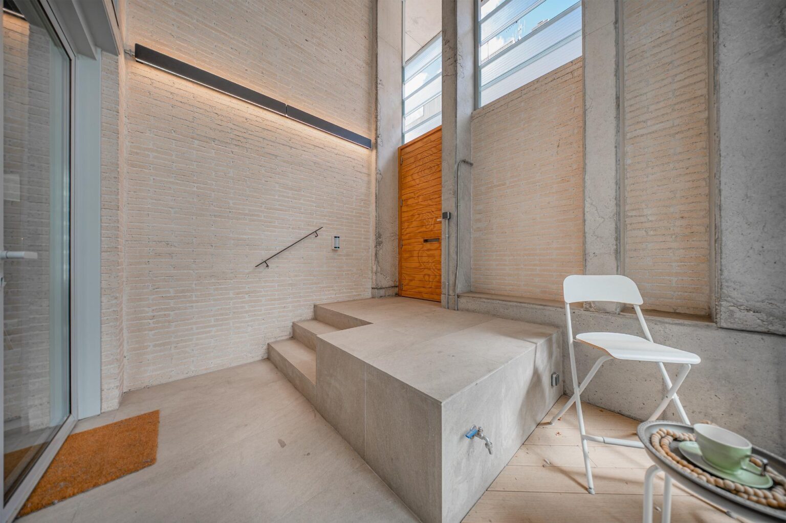 Nowoczesny duplex w ekologicznym budynku