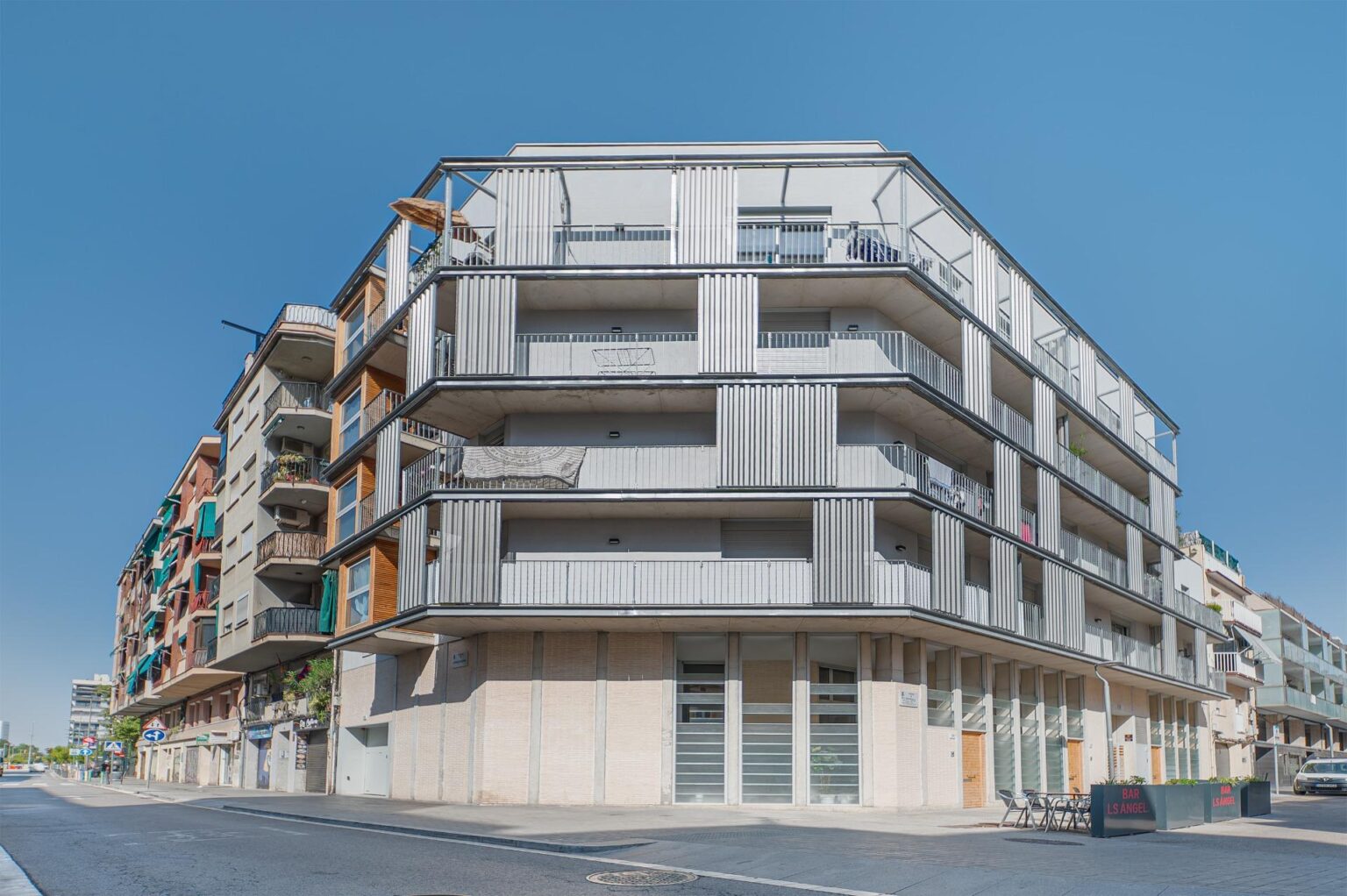 Nowoczesny duplex w ekologicznym budynku