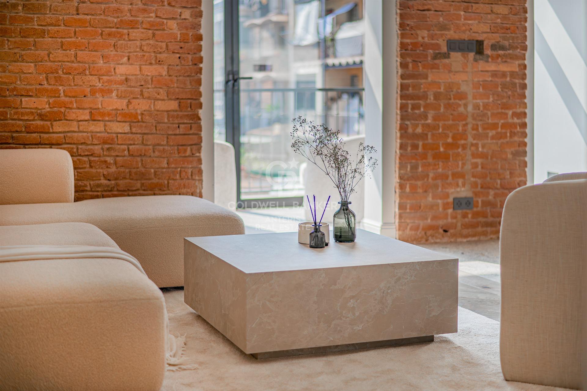 Fully renovated appartment with charm in Eixample Izquierdo