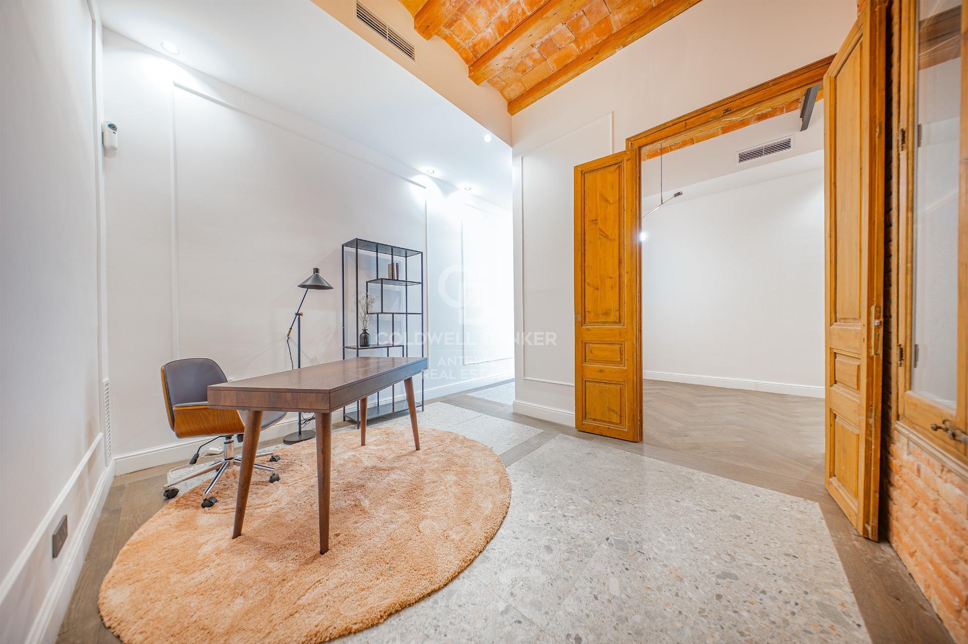 Fully renovated appartment with charm in Eixample Izquierdo