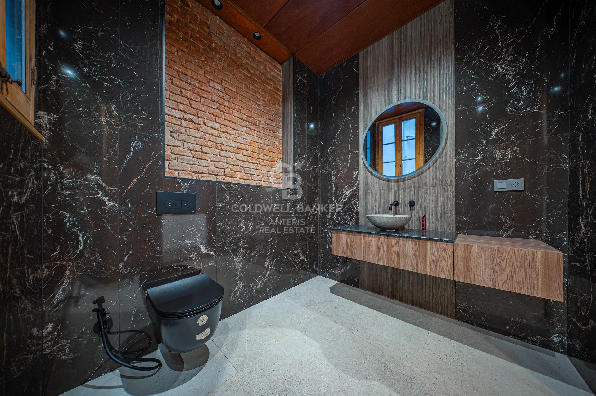 Fully renovated appartment with charm in Eixample Izquierdo